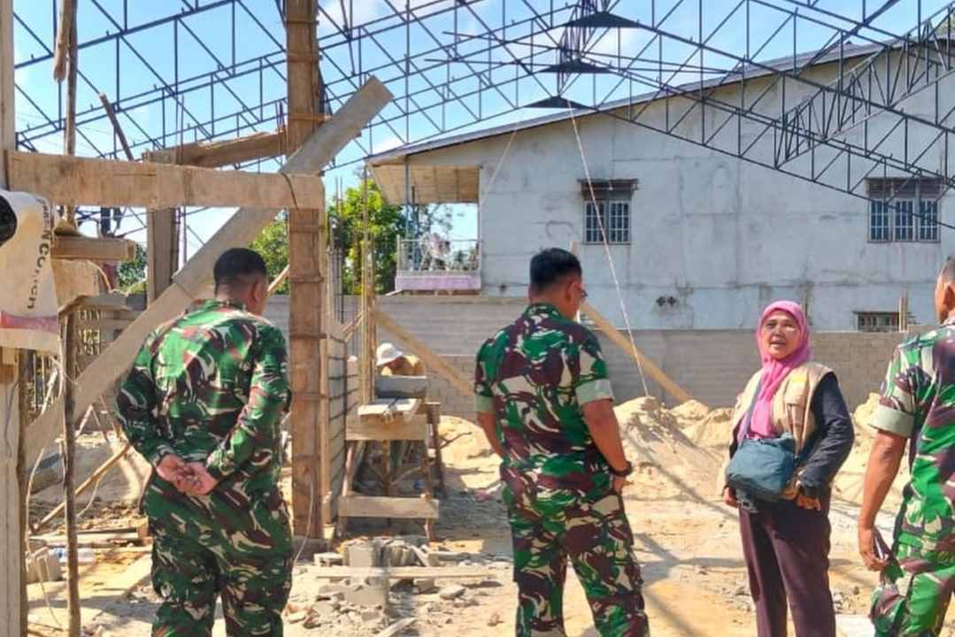 Tinjau Pembangunan Koperasi Desa Merah Putih di Darit, Dandim Landak Pastikan Progres Capai 40 Persen