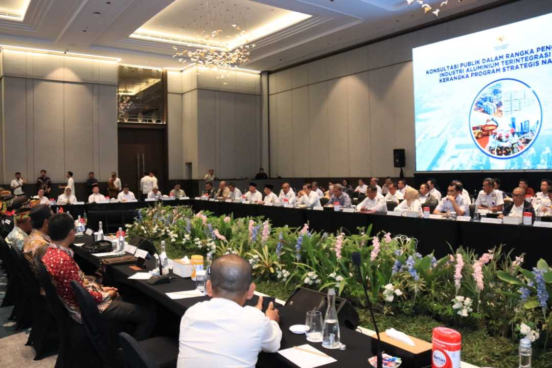 Hilirisasi Aluminium Rp 104 Triliun Diuji: Bupati Landak Ingatkan Ancaman Limbah Red Mud dan Kedaulatan SDM Lokal